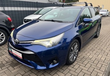 Toyota Avensis 214.000 km 7.499 &euro; Marl 45772