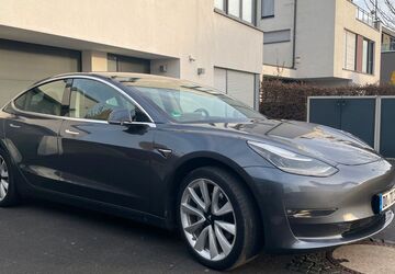 Tesla Model 3 86.950 km 29.900 &euro; Dortmund 44269